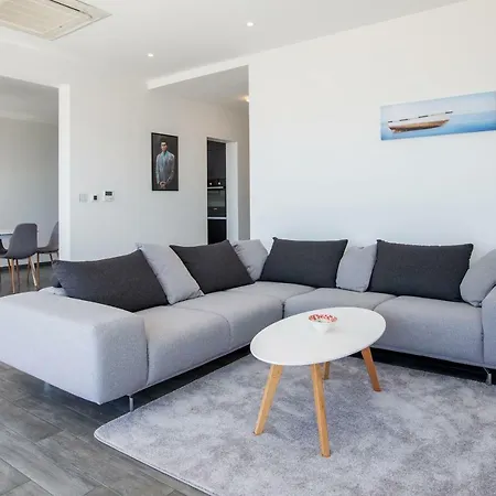 Grey Loft Penthouse Daire