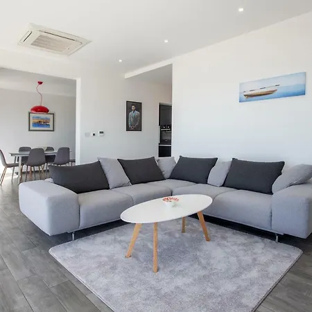 Grey Loft Penthouse Daire